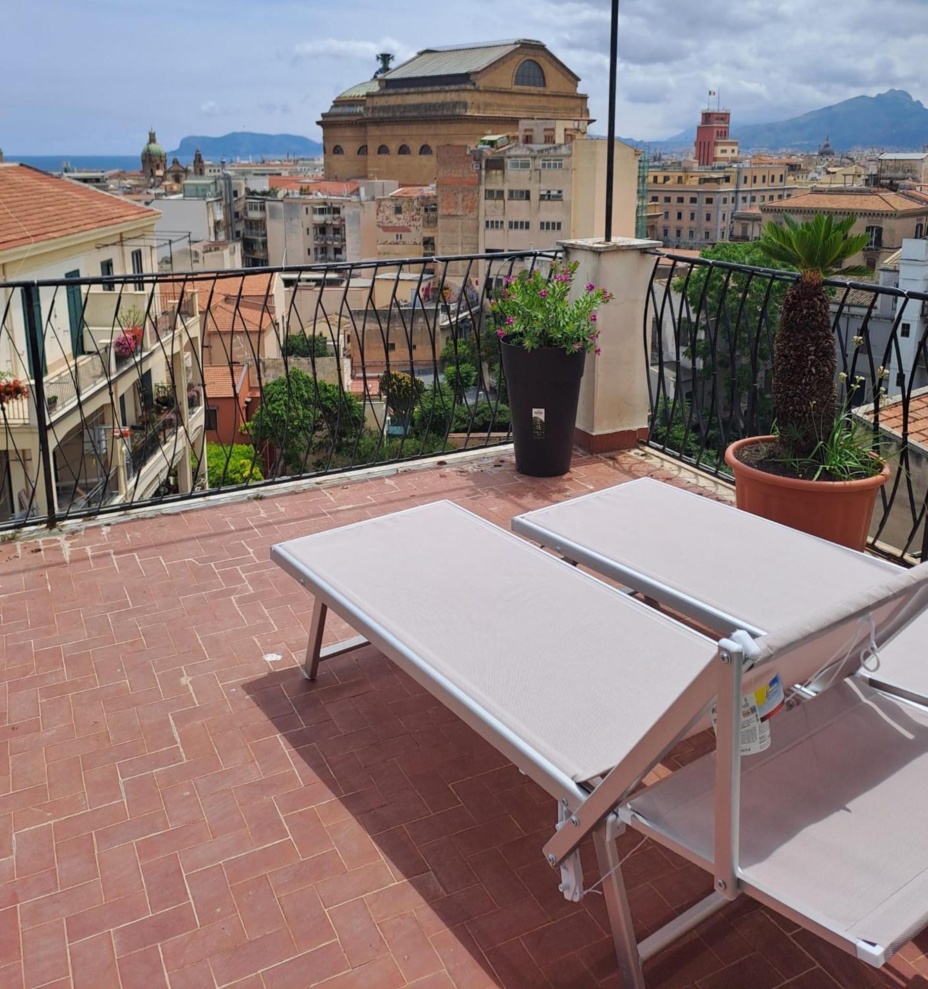 Residenza Paola Apartment Palermo Bagian luar foto